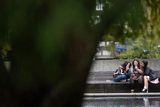 students enjoying first day of school in SU's Quad